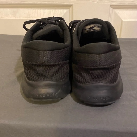 SOLD Nike EUC Flex Experience Run 7 Men’s Size 10 - Picture 3 of 5